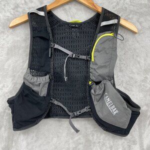 CamelBak Men's Black and Gray Hydration Vest